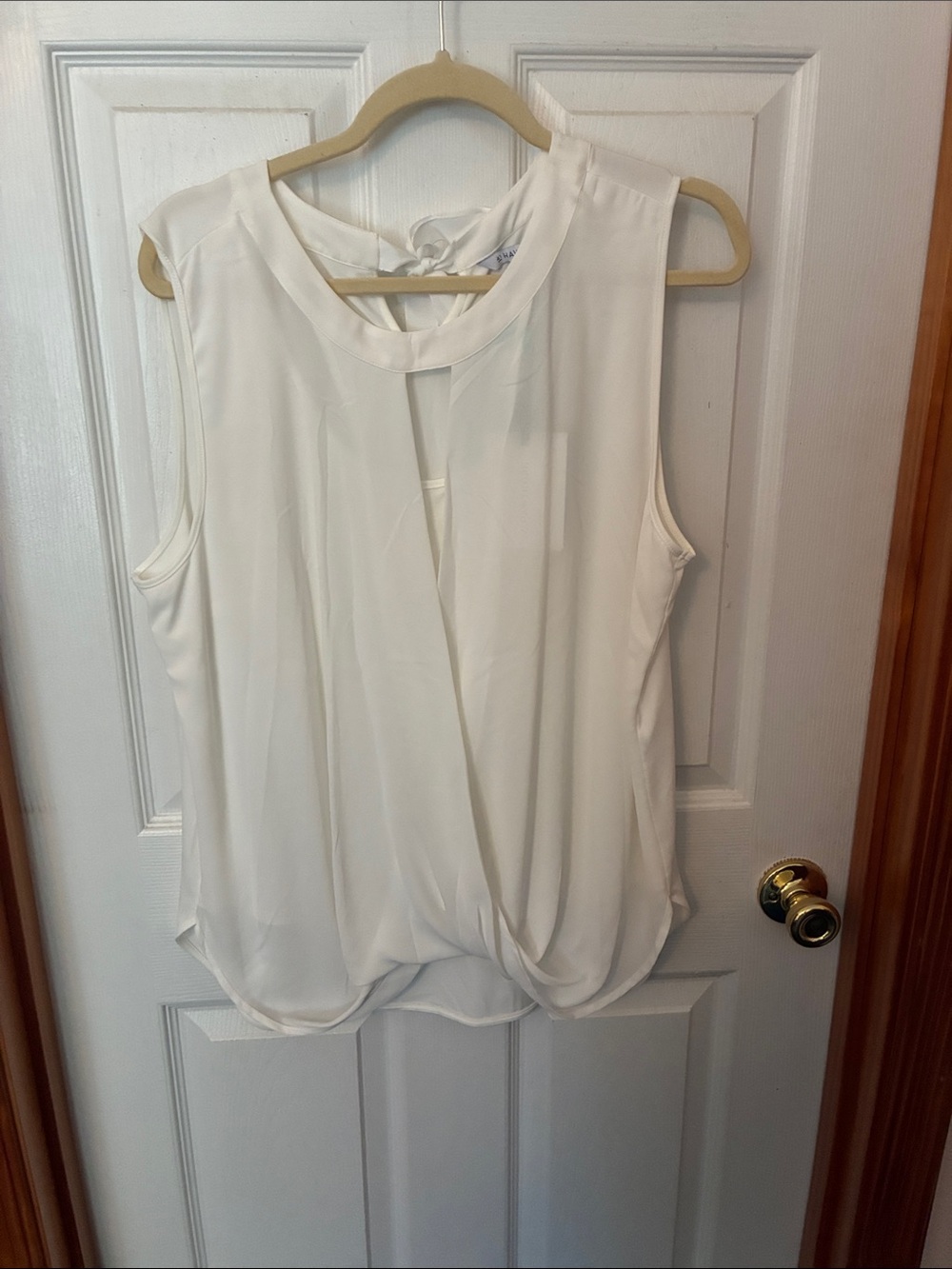 41 Hawthorn Cream Sleeveless Twist-Hem Tank